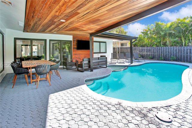 2457 NE 27th Ter, Fort Lauderdale, FL 33305