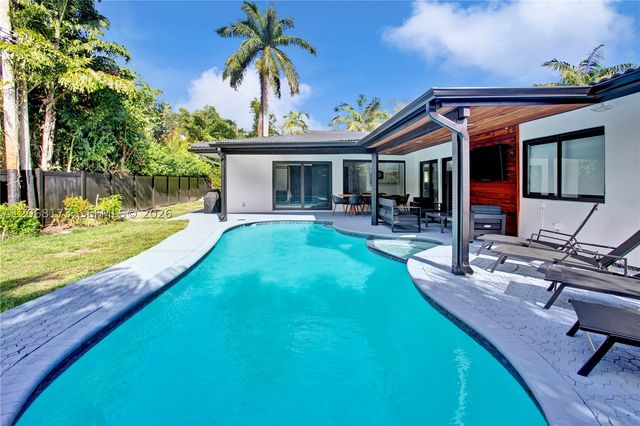 2457 NE 27th Ter, Fort Lauderdale, FL 33305