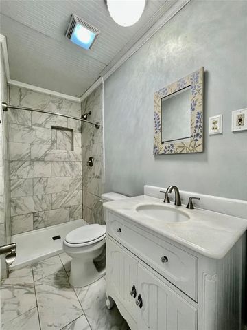 908 W Hopkins ST, San Marcos, TX 78666