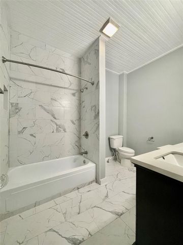 908 W Hopkins ST, San Marcos, TX 78666