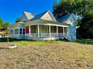 908 W Hopkins ST, San Marcos, TX 78666