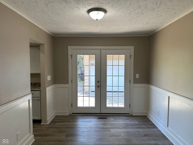 8212 Laughlin Drive, Indianapolis, IN 46219