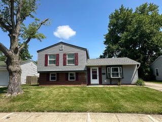 8212 Laughlin Drive, Indianapolis, IN 46219