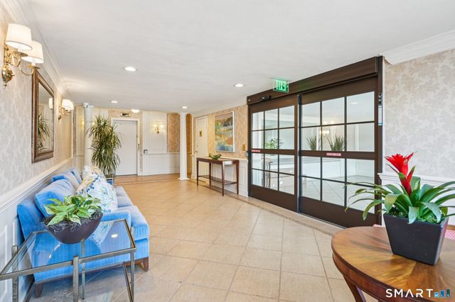 4 Putnam Hill 4F, Greenwich, CT 06830