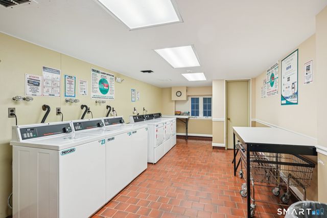 4 Putnam Hill 4F, Greenwich, CT 06830