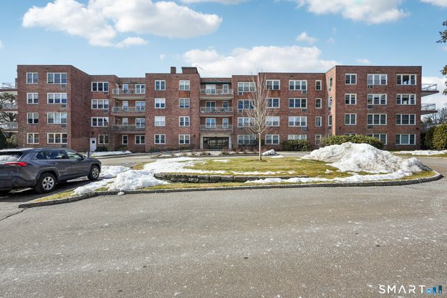 4 Putnam Hill 4F, Greenwich, CT 06830