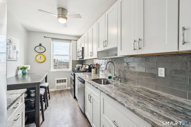 4 Putnam Hill 4F, Greenwich, CT 06830