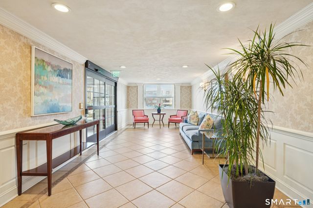 4 Putnam Hill 4F, Greenwich, CT 06830