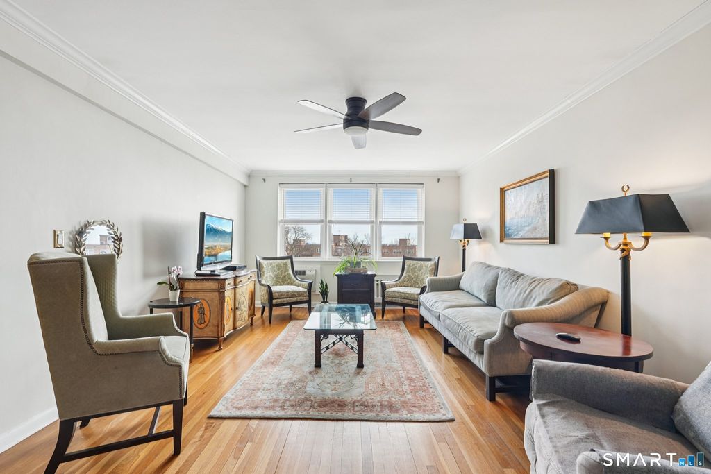 4 Putnam Hill 4F, Greenwich, CT 06830