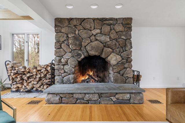 351 Main St, Boxford, MA 01921