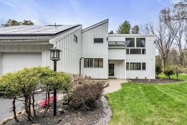 351 Main St, Boxford, MA 01921