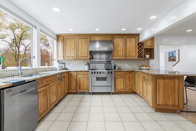 351 Main St, Boxford, MA 01921