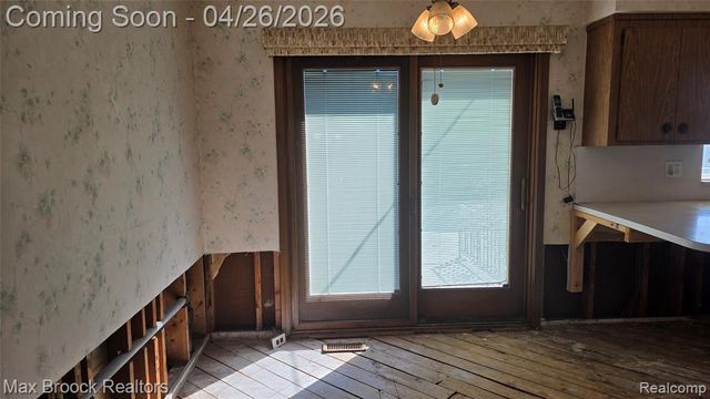 25866 Huron Street, Roseville, MI 48066