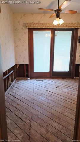 25866 Huron Street, Roseville, MI 48066