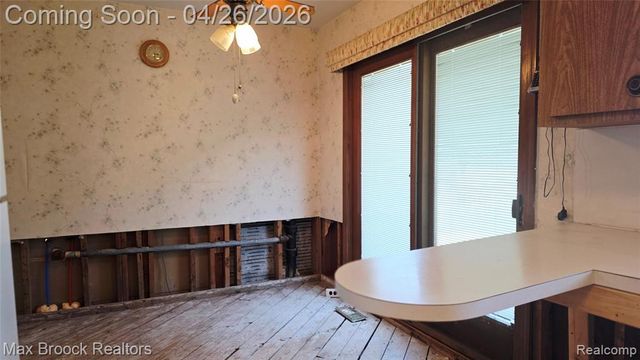 25866 Huron Street, Roseville, MI 48066