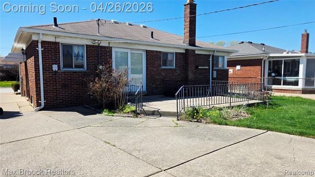 25866 Huron Street, Roseville, MI 48066