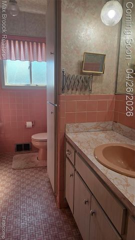 25866 Huron Street, Roseville, MI 48066