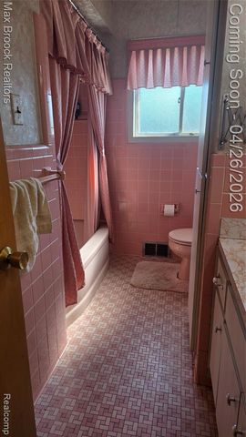 25866 Huron Street, Roseville, MI 48066