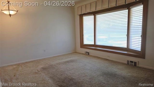 25866 Huron Street, Roseville, MI 48066