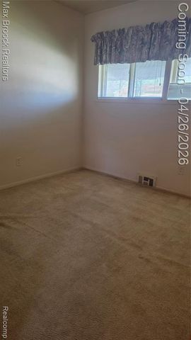 25866 Huron Street, Roseville, MI 48066