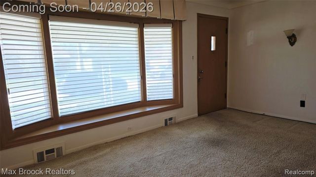25866 Huron Street, Roseville, MI 48066