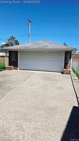 25866 Huron Street, Roseville, MI 48066
