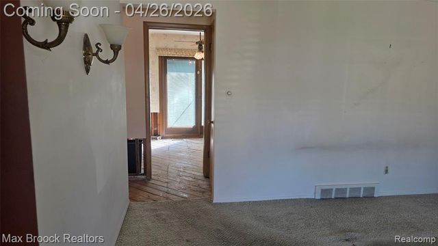 25866 Huron Street, Roseville, MI 48066