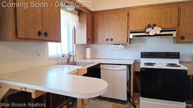 25866 Huron Street, Roseville, MI 48066