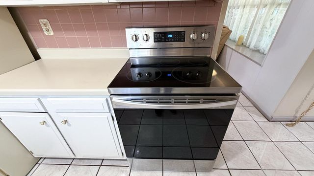 6230 Knollwest Drive, Houston, TX 77072
