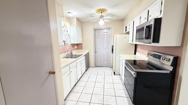 6230 Knollwest Drive, Houston, TX 77072