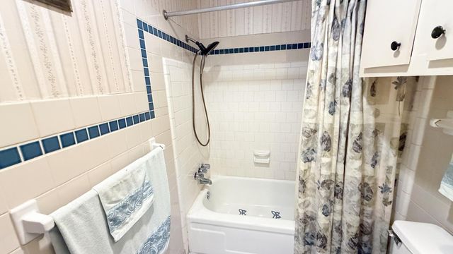 6230 Knollwest Drive, Houston, TX 77072