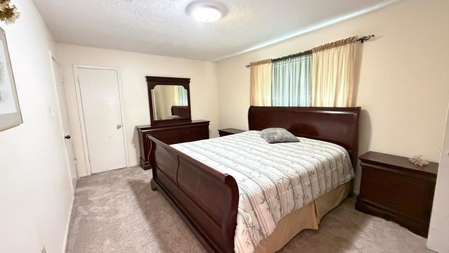 6230 Knollwest Drive, Houston, TX 77072