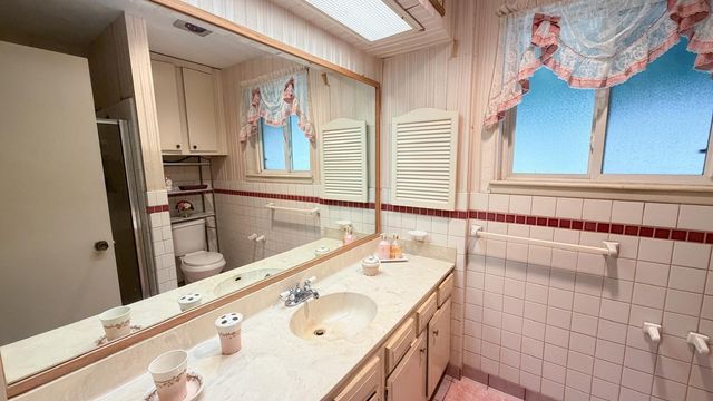 6230 Knollwest Drive, Houston, TX 77072