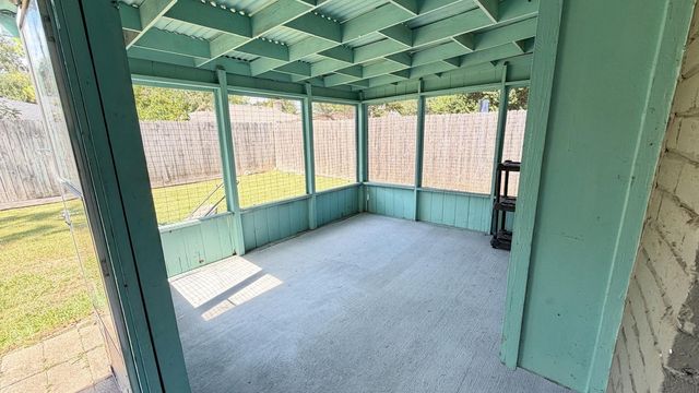 6230 Knollwest Drive, Houston, TX 77072