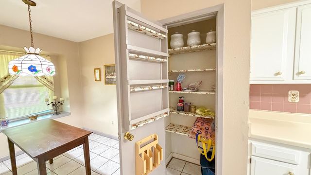 6230 Knollwest Drive, Houston, TX 77072