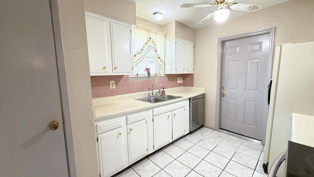 6230 Knollwest Drive, Houston, TX 77072