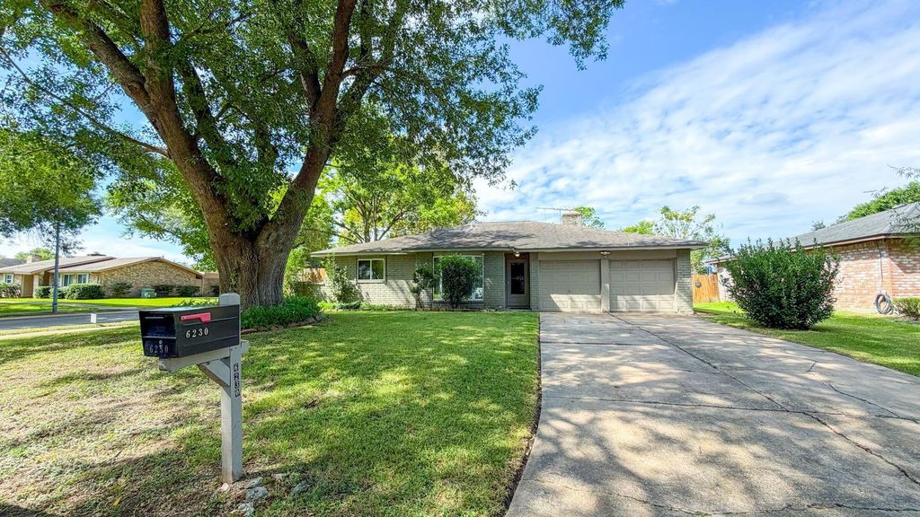 6230 Knollwest Drive, Houston, TX 77072