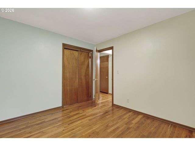 13624 Ne GLISAN St, Portland, OR 97230