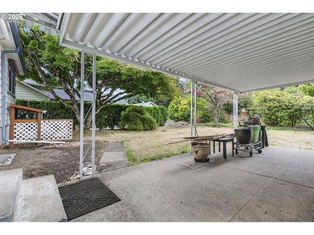 13624 Ne GLISAN St, Portland, OR 97230