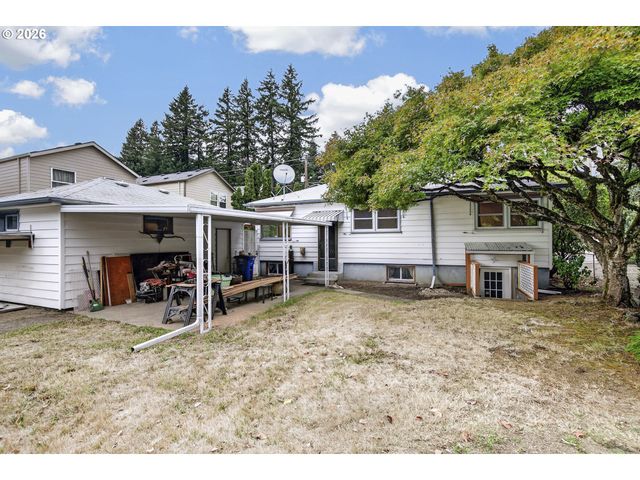13624 Ne GLISAN St, Portland, OR 97230