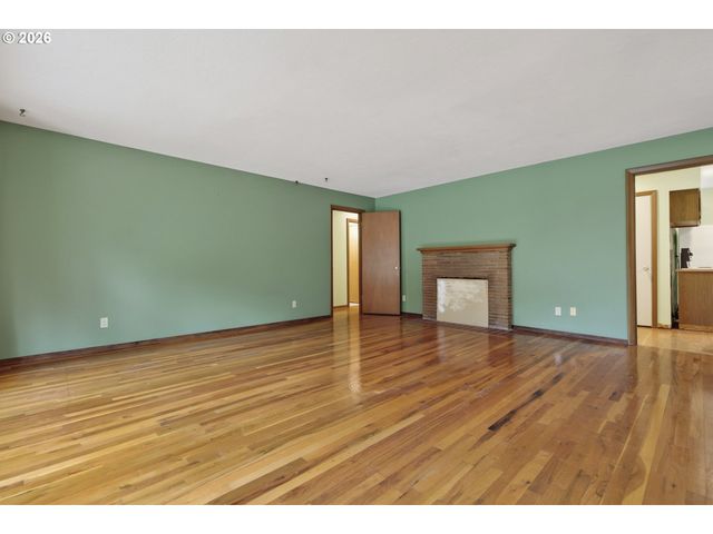 13624 Ne GLISAN St, Portland, OR 97230