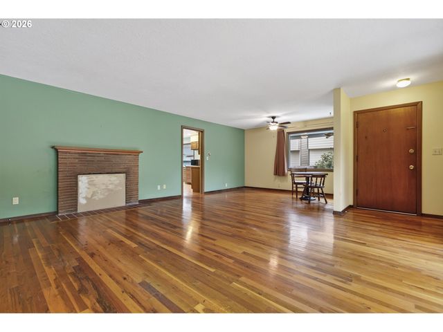 13624 Ne GLISAN St, Portland, OR 97230