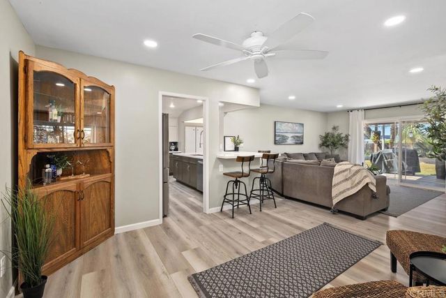 3542 Governor Drive, San Diego, CA 92122