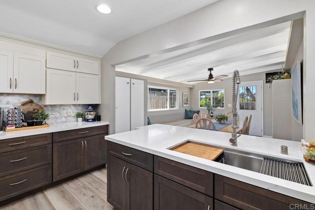 3542 Governor Drive, San Diego, CA 92122