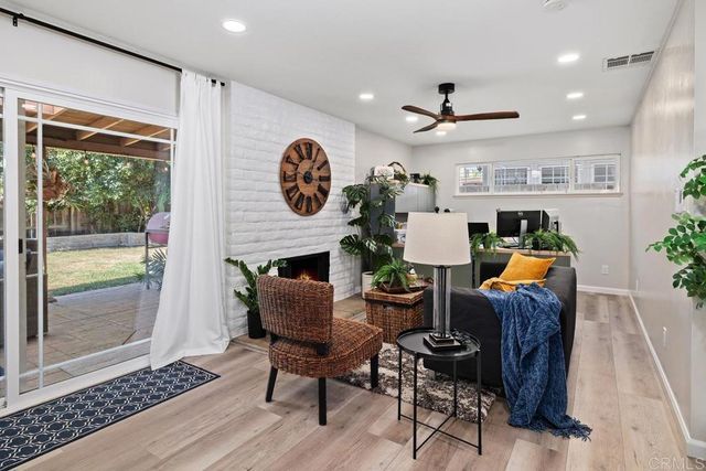 3542 Governor Drive, San Diego, CA 92122