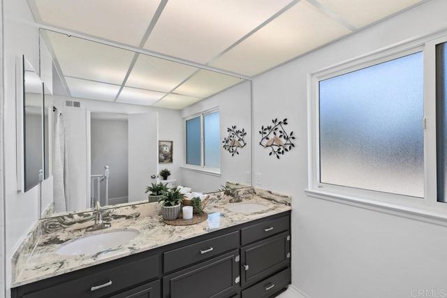 3542 Governor Drive, San Diego, CA 92122