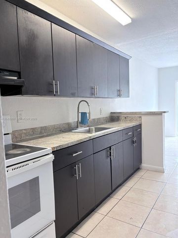 2203 Taft Street B, Hollywood, FL 33020