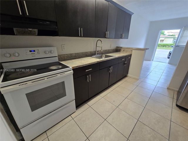 2203 Taft Street B, Hollywood, FL 33020