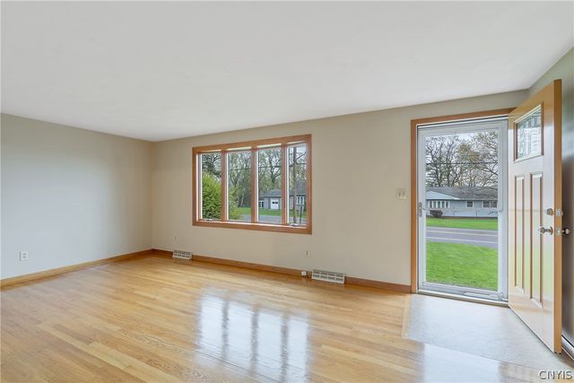 138 Bennett Road, Camillus, NY 13031