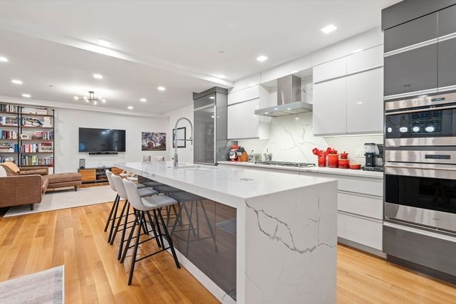 1762 Beacon St 1, Brookline, MA 02445